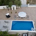 Semesterbostad House Providenca *
