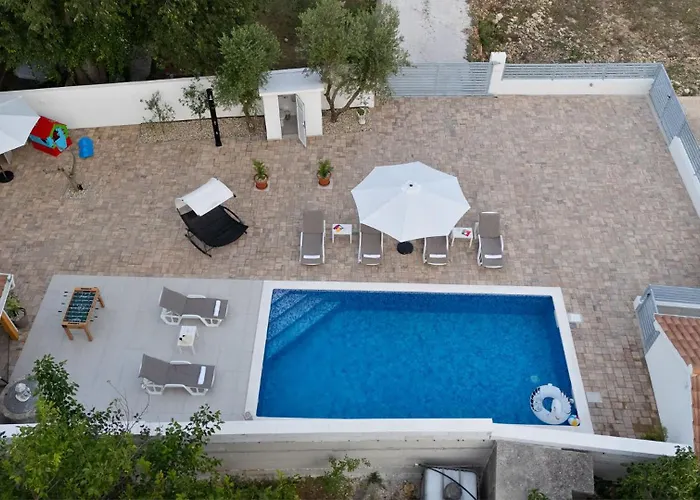 Semesterbostad House Providenca *