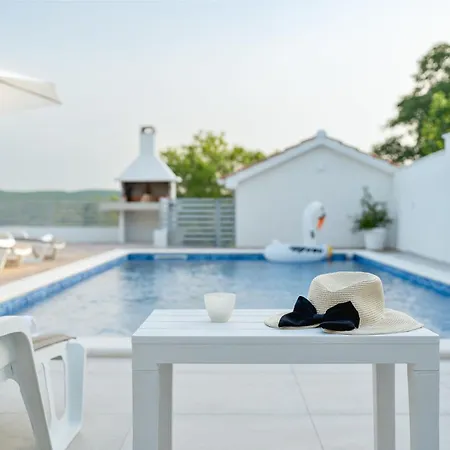 House Providenca 펜션 *