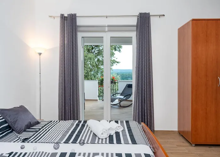 Vikendica House Providenca