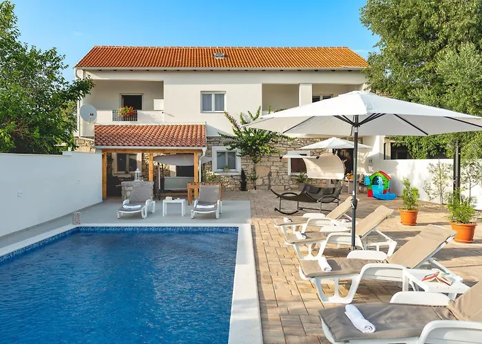 펜션 House Providenca Pridraga